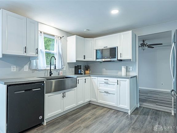 5th image of 2213 English Oak Ct