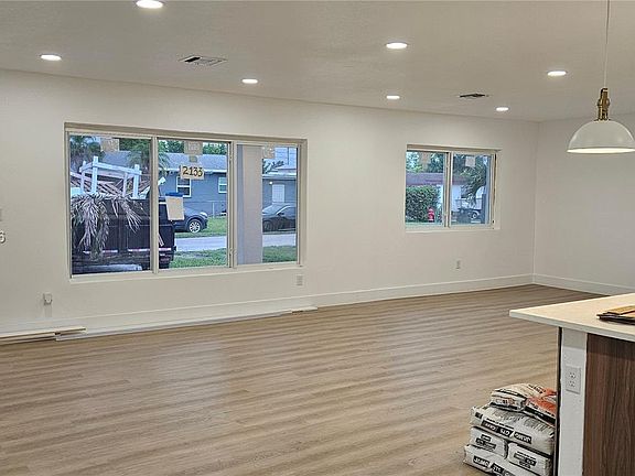 2nd image of 1233 SW Avenue C Pl