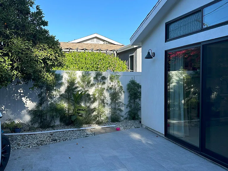 2463 S Walgrove Ave — Photo 15