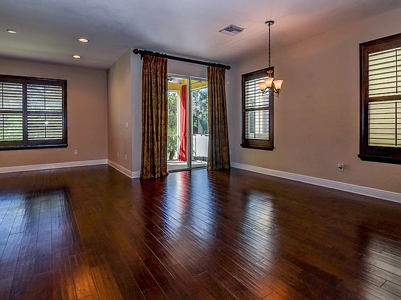 Dining Rm/Living Rm