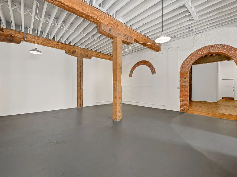 1622 Vine St — Photo 12