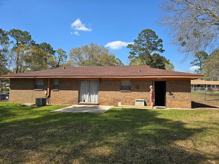14 Verna Cir — Photo 5