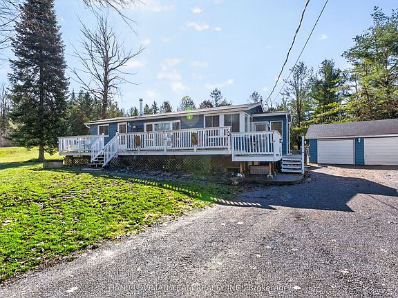 4th image of 1545 Westview Cres