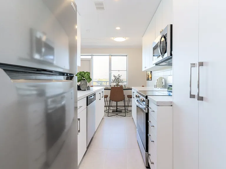 1220 Bayview Ave — Photo 8