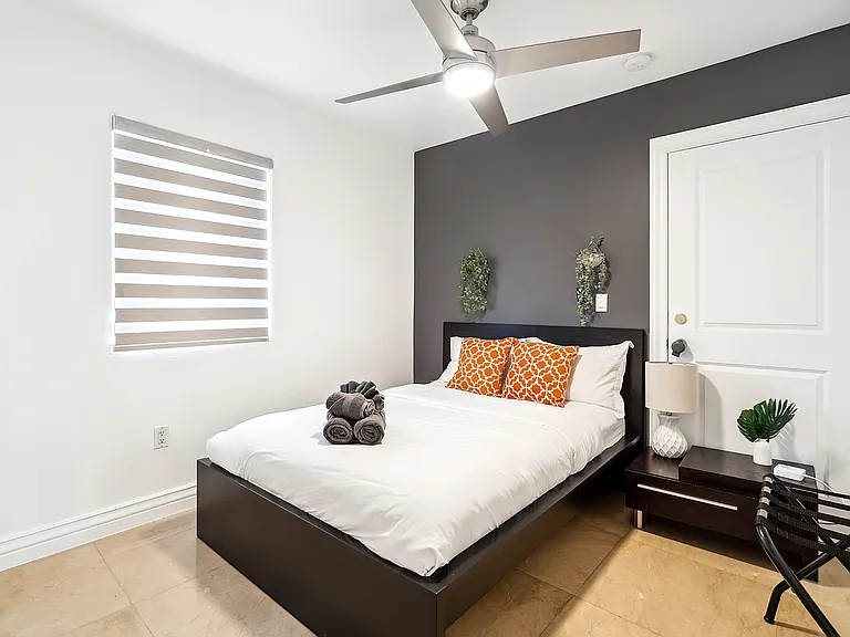 7350 SW 31st St — Photo 34