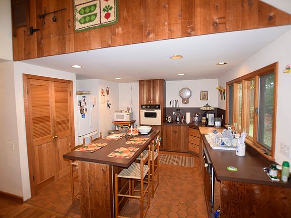 5th image of 5 Maple Ave