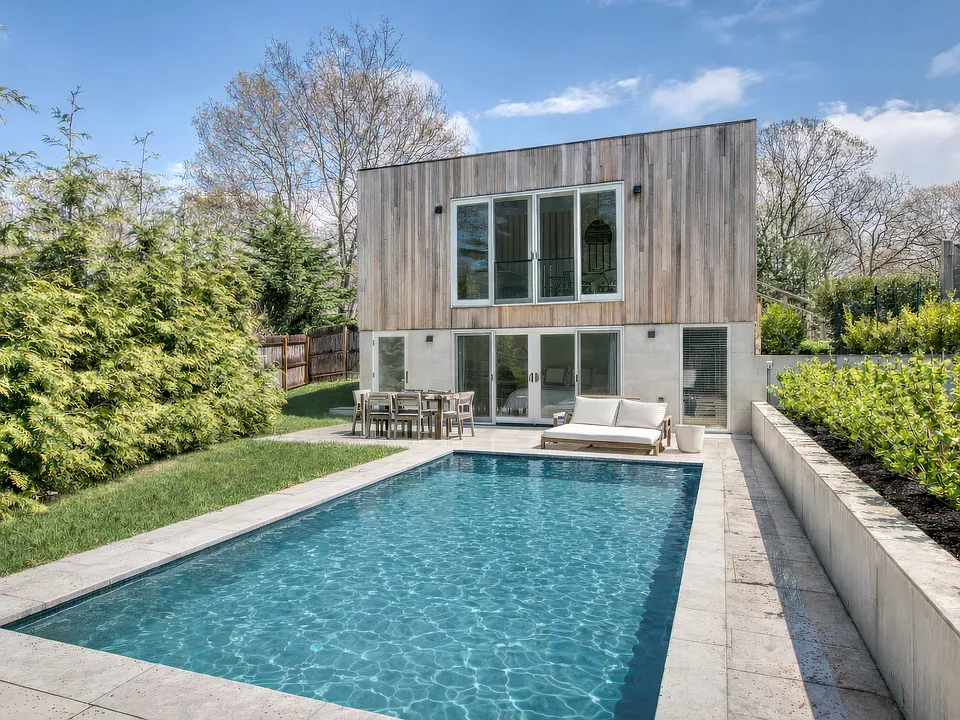 7 Cadmus Rd
