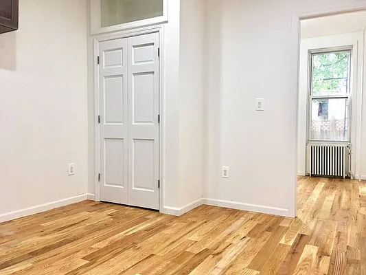 Rented by Premier Metro Realty Corp | media 8