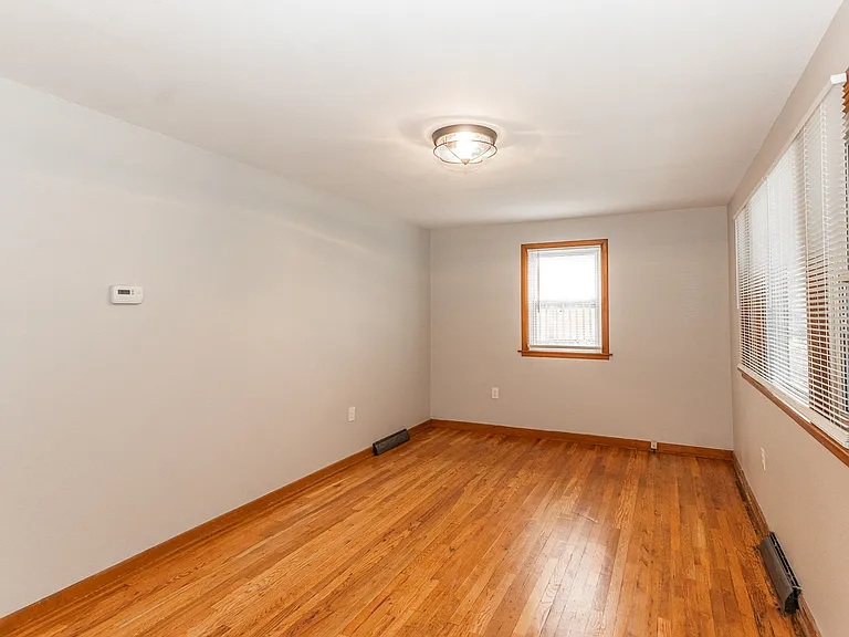 437 Elizabeth St — Photo 23