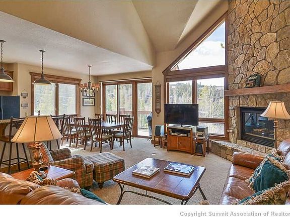 5th image of 30 Bluff Ct #19