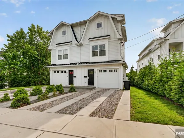 29B Blaine St, Millburn, NJ 07041