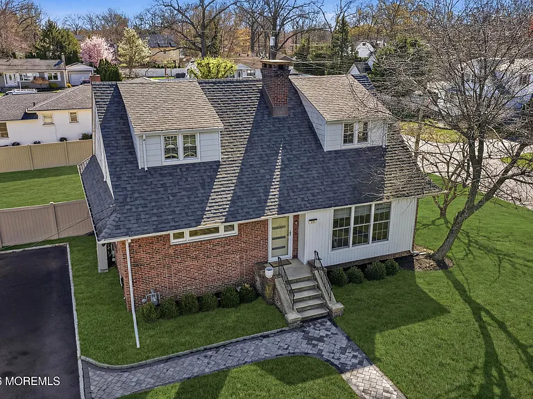 227 Chatham Ave — Photo 1