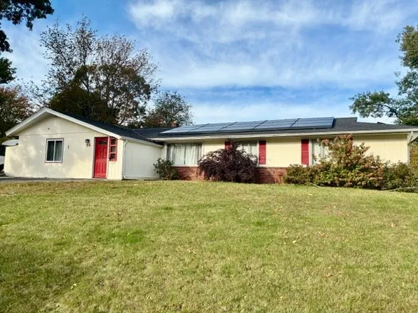 84 Temi Rd, Brockton, MA 02302