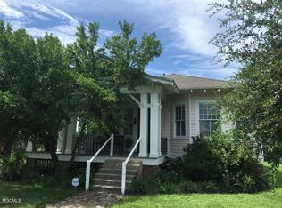 214 W 2nd St, Pass christian, MS 39571