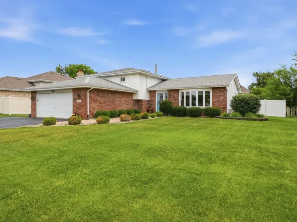 772 Wellington Pkwy, New Lenox, IL 60451