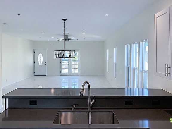 5th image of 52160 Avenida Herrera