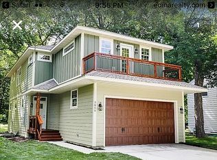 3850 Virginia Ave, Deephaven, MN 55391