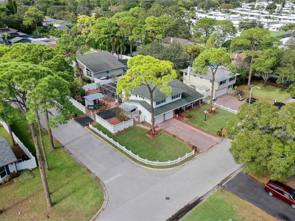 8500 141st St, Seminole, FL 33776