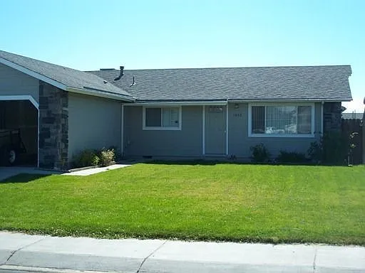 1843 Spooner Dr photo 1