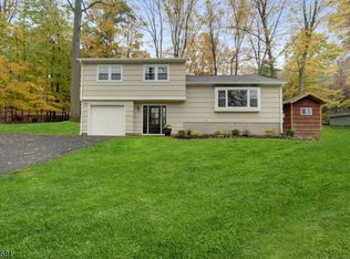 70 Burnham Pkwy, Morris, NJ 07960