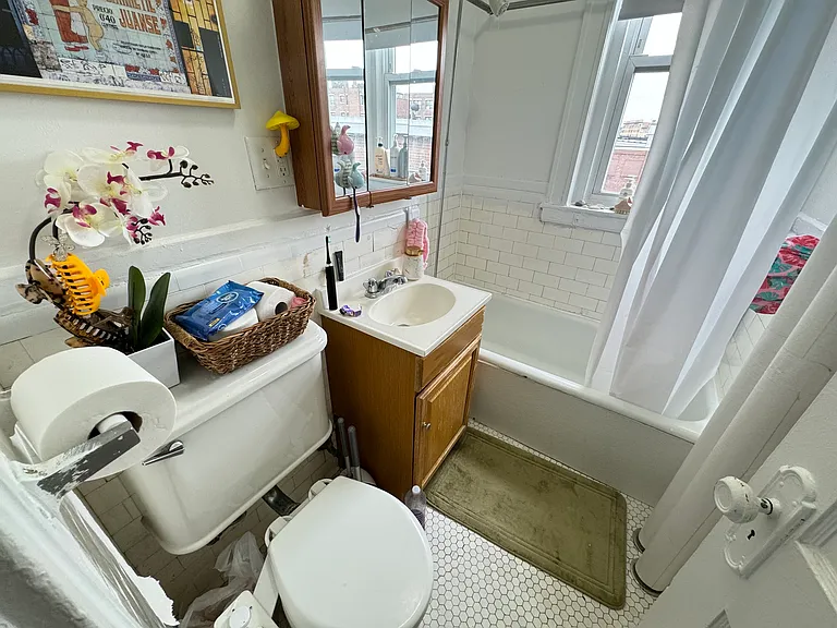 21 Walbridge St — Photo 3