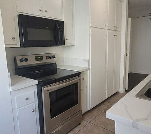 4th image of 4160 W 182nd St #10871880
