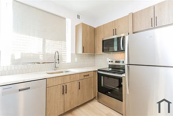3 bed, 1100 sqft, $1,995 — Photo 3