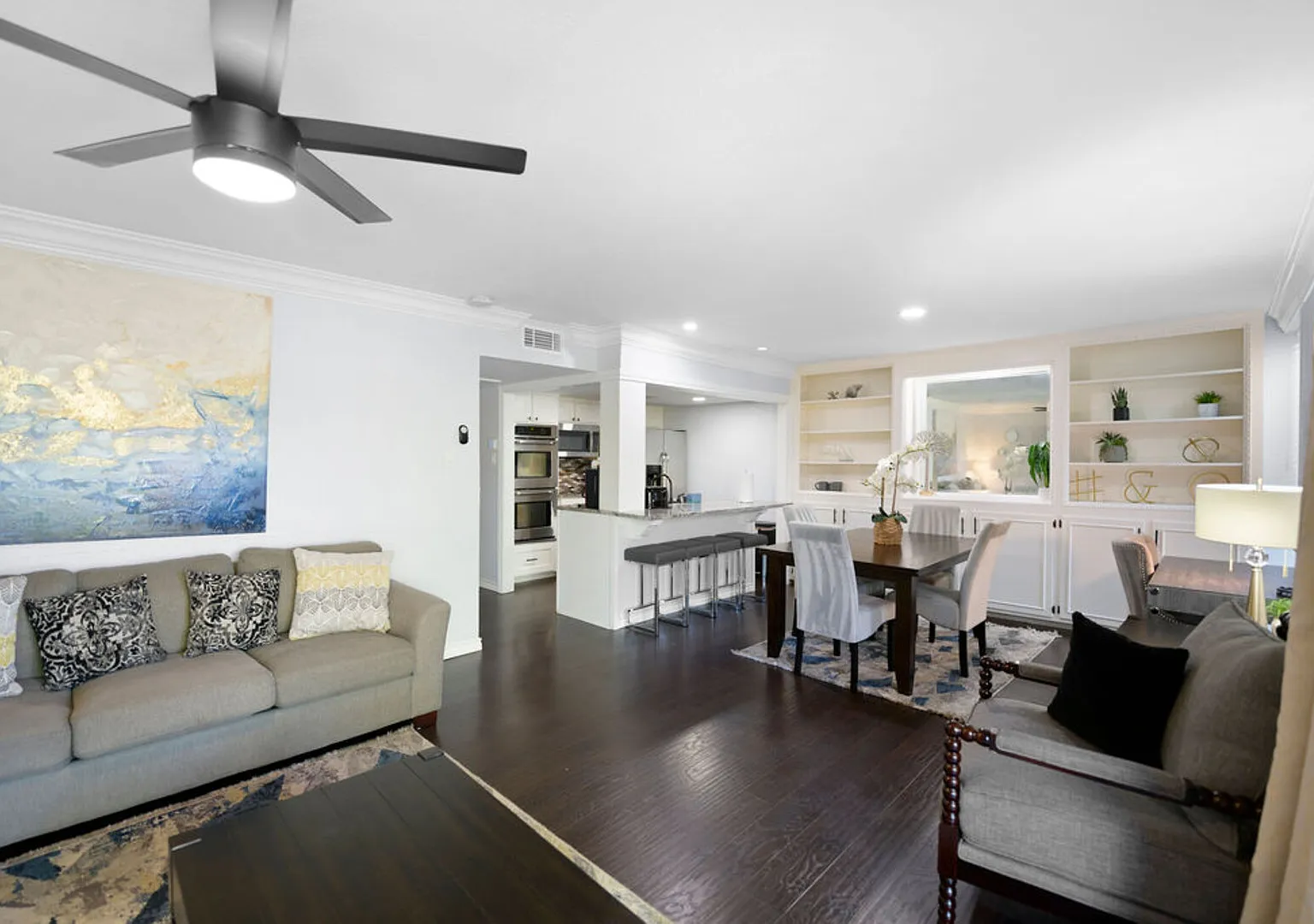 GP36B World Cup Stay - 10min to AT&T - Sleeps 6 - Public Transit — Photo 4
