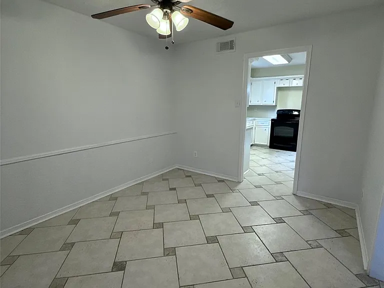 17719 Windy Point Dr — Photo 7