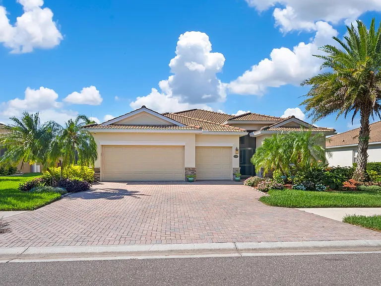 8207 River Preserve Dr — Photo 2