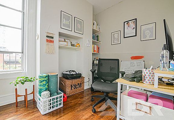 4th image of 245 Flatbush Ave #4