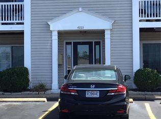 4221 Heritage Woods Dr UNIT 4221B, Saint Louis, MO 63129