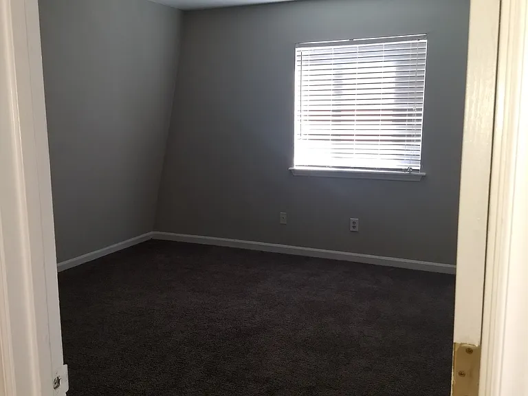 612 Germaine St #A — Photo 9