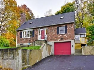 7 Vivian St, Worcester, MA 01603