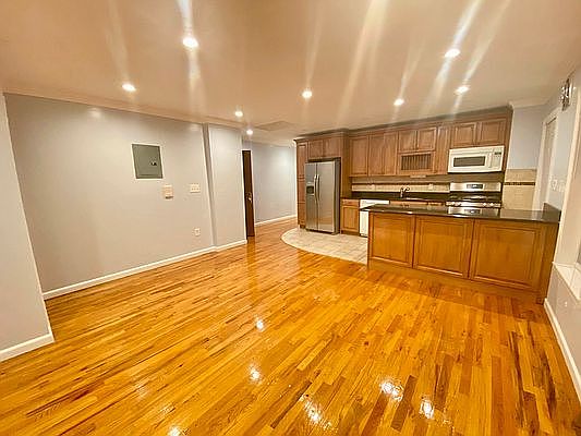 3rd image of 22-29 23rd St #2