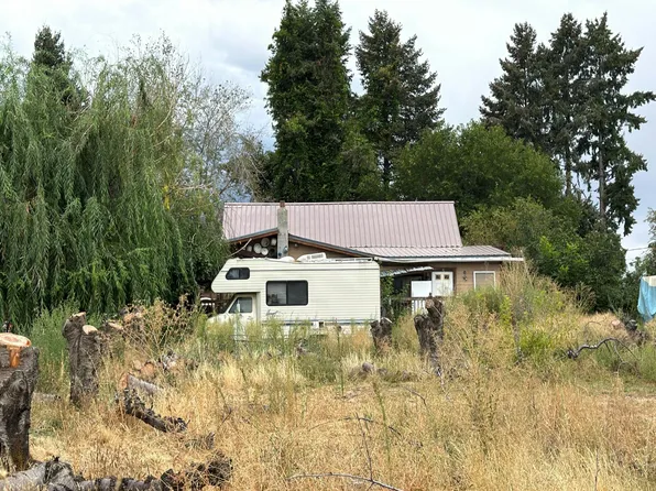 3176 Malaga Alcoa Hwy, Malaga, WA 98828
