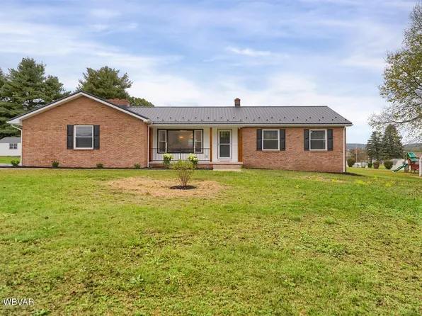 105 Valley View Dr, Jersey Shore, PA 17740