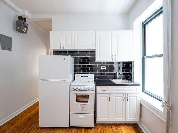 4th image of 83 Macdougal St APT 4
