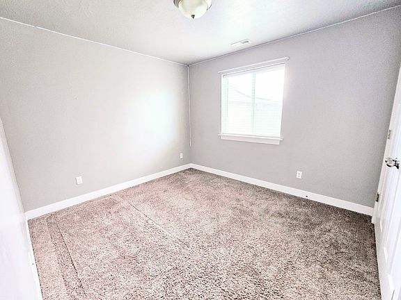 5th image of 98 W 550 N #1
