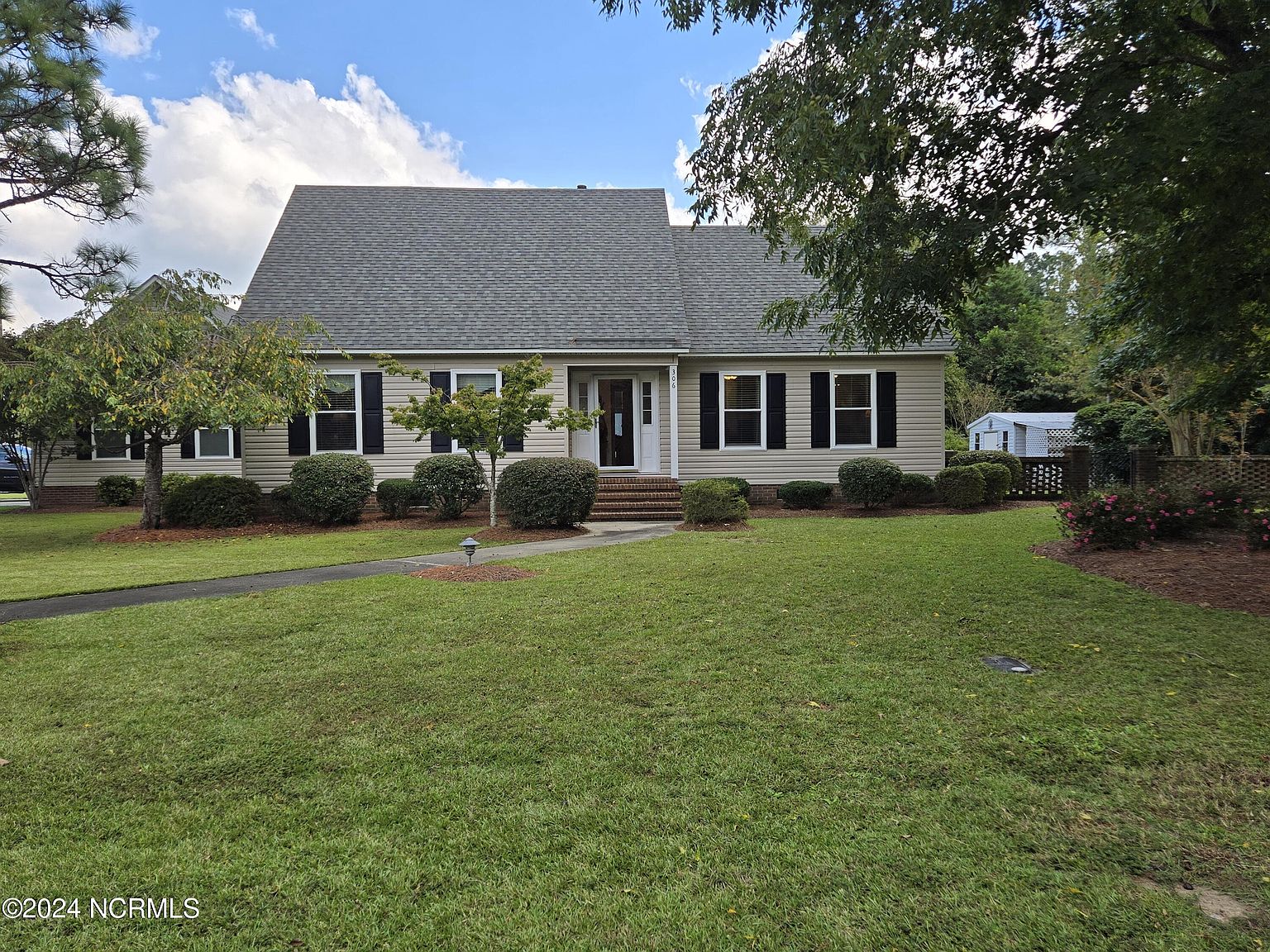 306 Pecan Lane, Laurinburg, NC 28352 | MLS #100571635 | Zillow