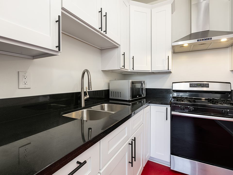 2nd image of 801 N Las Palmas Ave APT 4