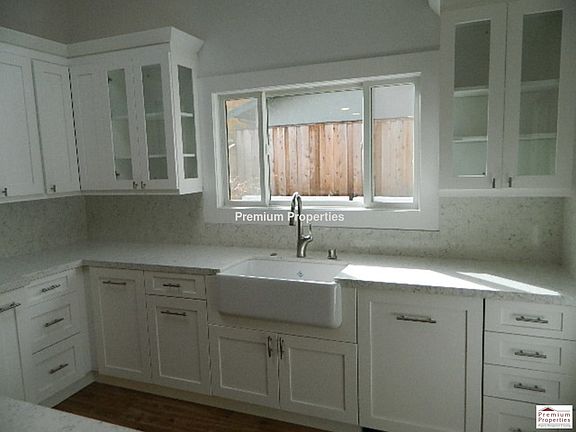 5th image of 522 Francis Dr