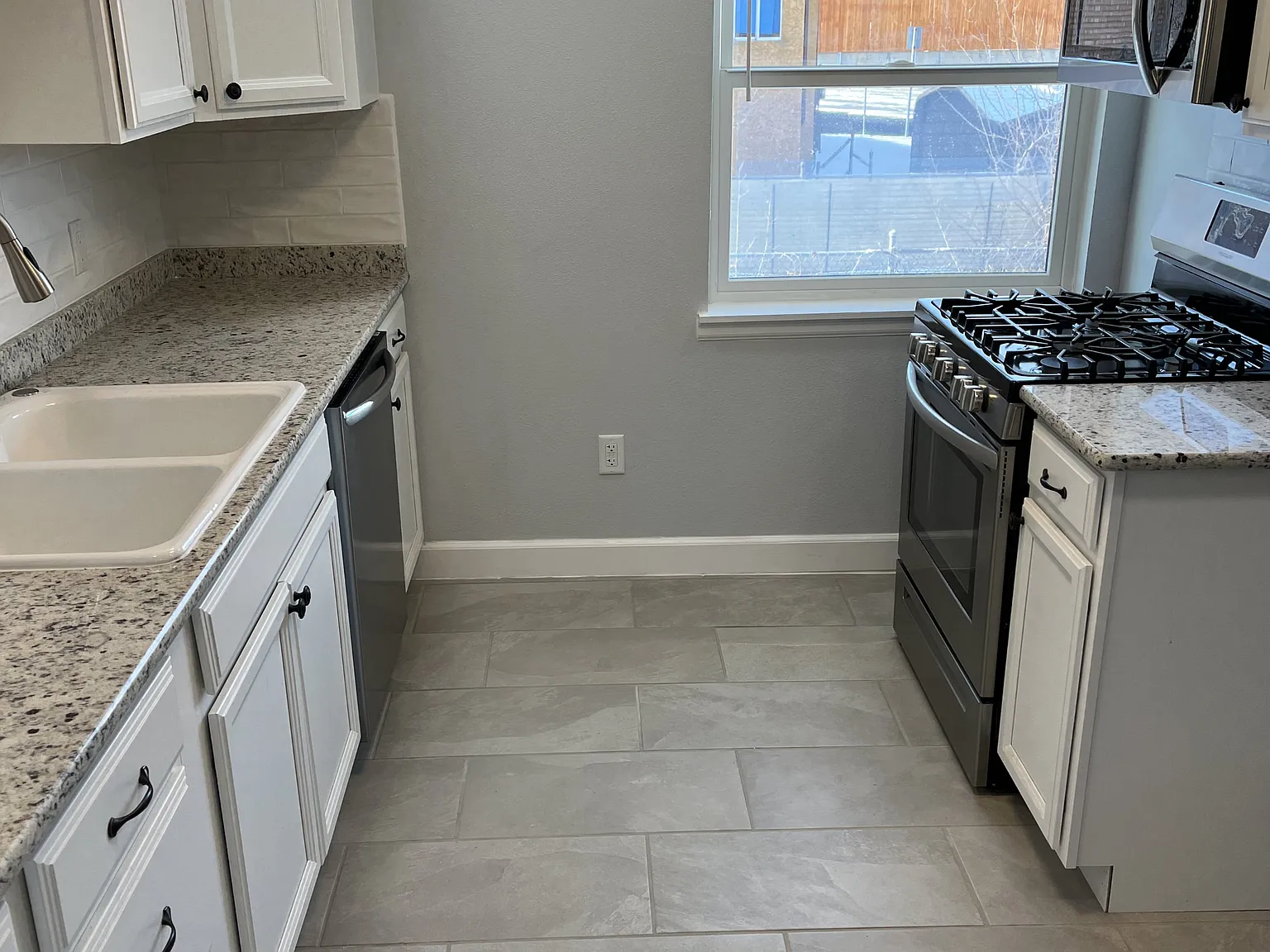 2 bed, 900 sqft, $1,295 — Photo 4