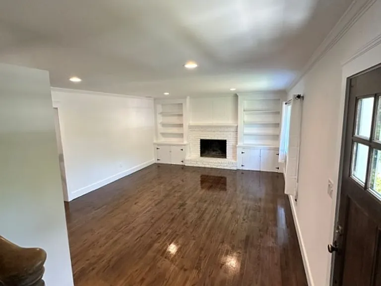 405 Saltaire Way — Photo 3