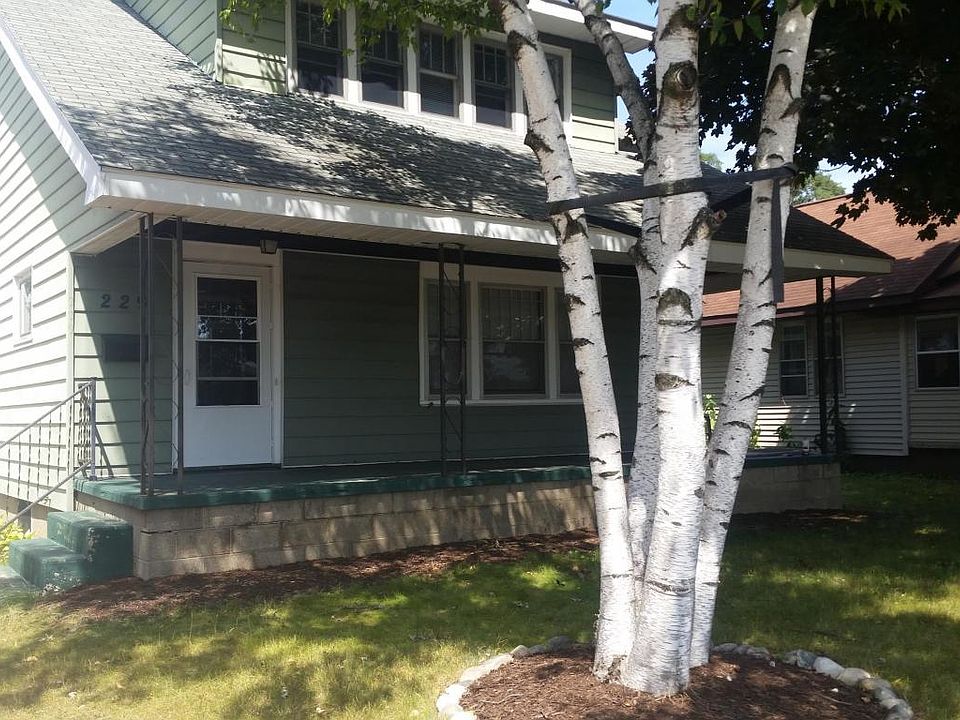 1st image of 229 32nd St SE