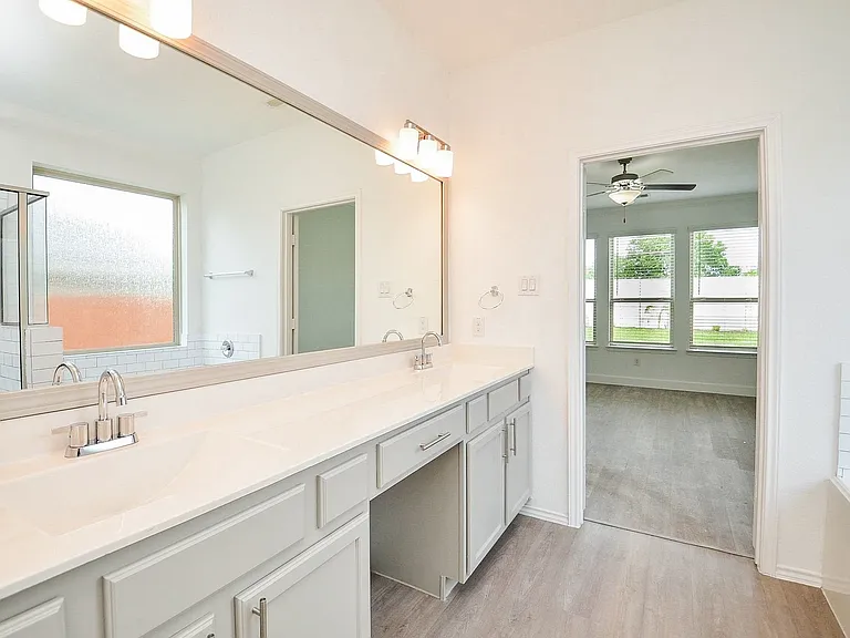 3820 Vista Grove Ct — Photo 17