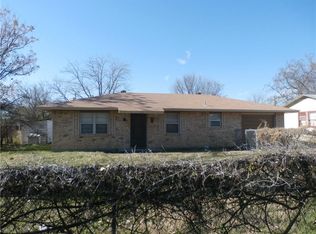 136 Gordon Dr, Azle, TX 76020