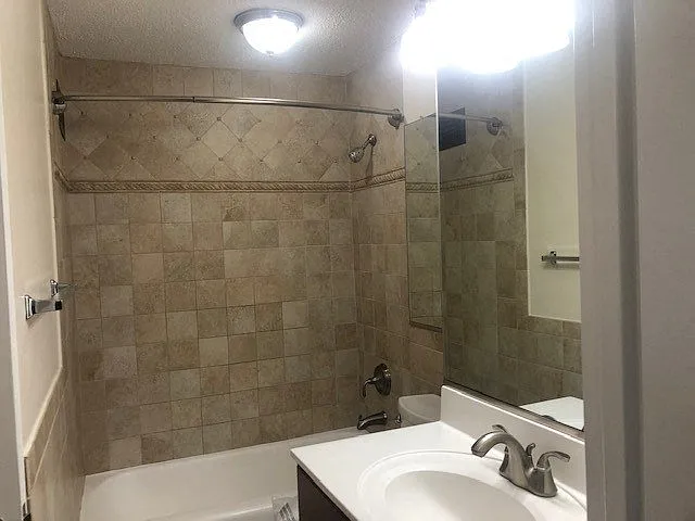 Calvert House Apartments — Photo 41