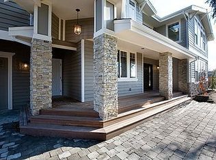 1040 Puget Dr, Edmonds, WA 98020