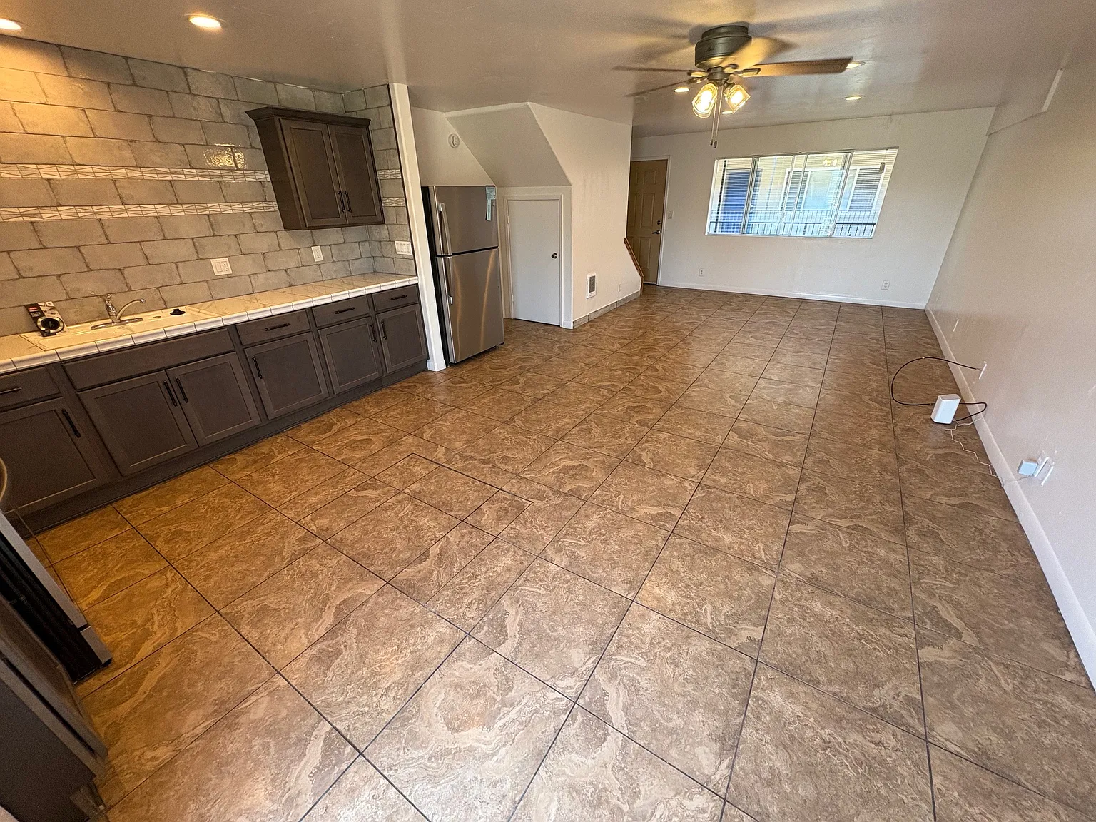 2 bed, 1100 sqft, $4,800 — Photo 3